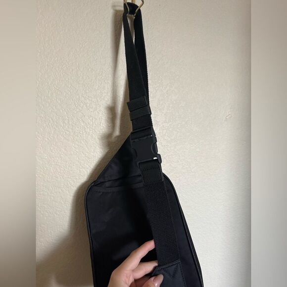 LULULEMON Now and Always Hip Pack 4L NEW Black Fanny Bag - Picture 5 of 7